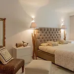 Es Turo, Luxury Beachfront Apartment In Colonia San Jordi