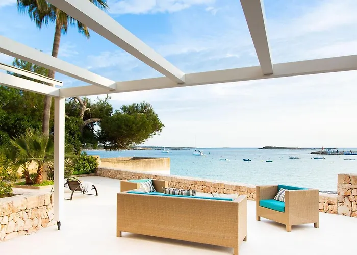 Es Turo, Luxury Beachfront Apartment In Colonia San Jordi