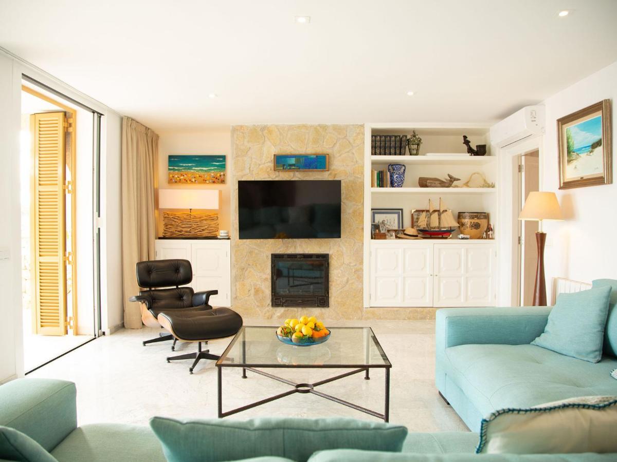Es Turo, Luxury Beachfront In Colonia San Jordi Villa